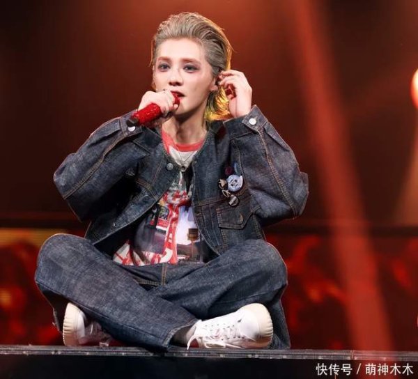 天鲜优配 鹿晗关晓彤未分手？男方疑秀手机屏保合影，女方回CP应援词显暧昧